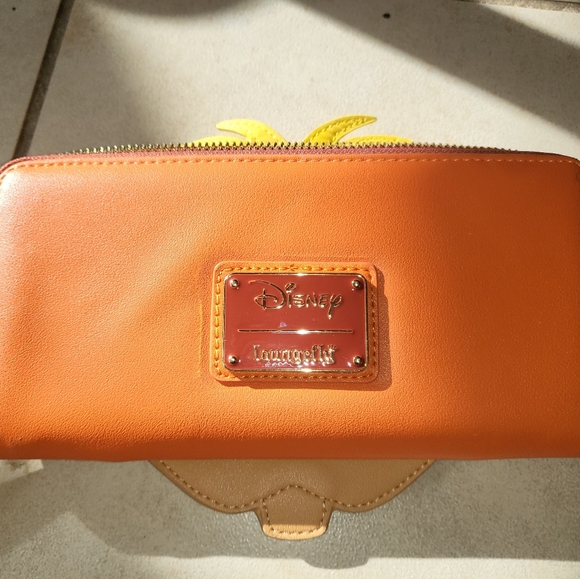 SOLDRare Loungefly Alice in Wonderland Wallet - Picture 3 of 3